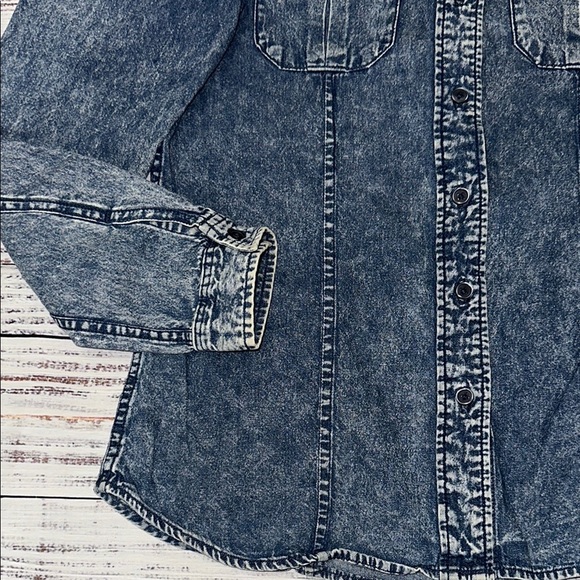 Levi's Blue‎ Denim Button Down Shirt Sz. S - Picture 6 of 10